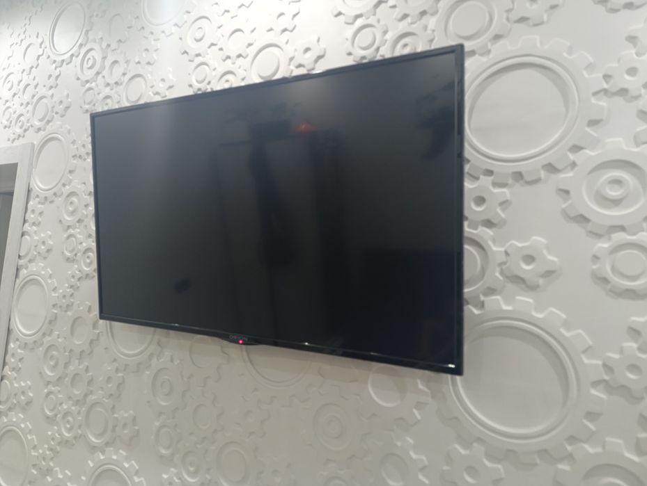 Телевізор ORION 42" Full HD