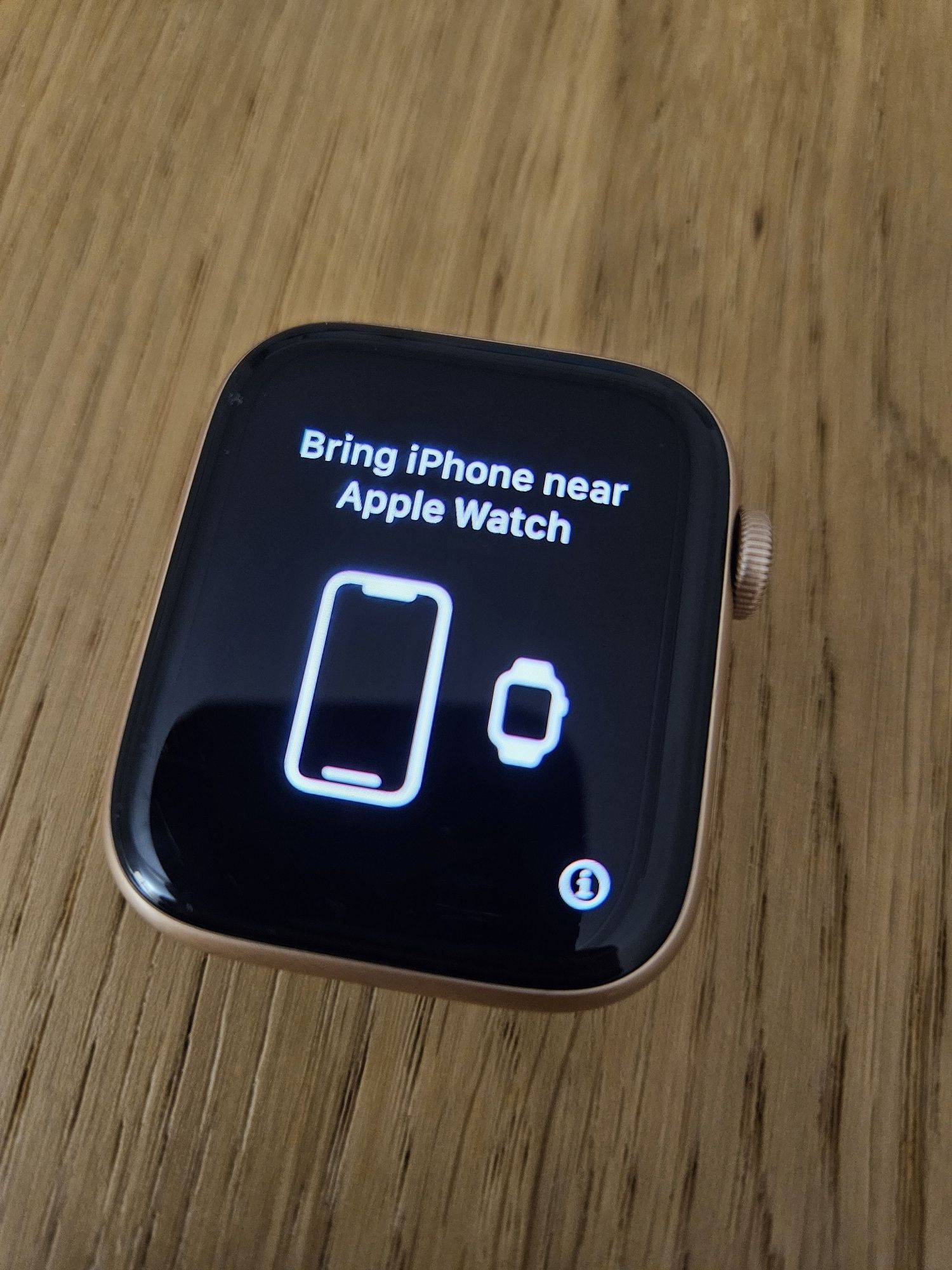 Apple Watch SE 44mm GPS - Rose Gold

Pouco usado Estado da bateria a 9