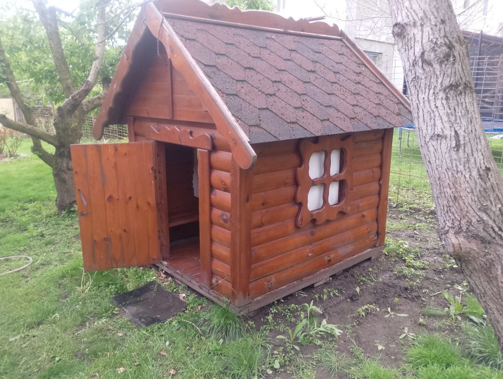 Детский деревянный игровой домик