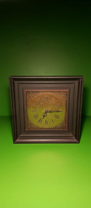 Polski zegar ścienny predom metron z Torunia okres PRL sprawny.