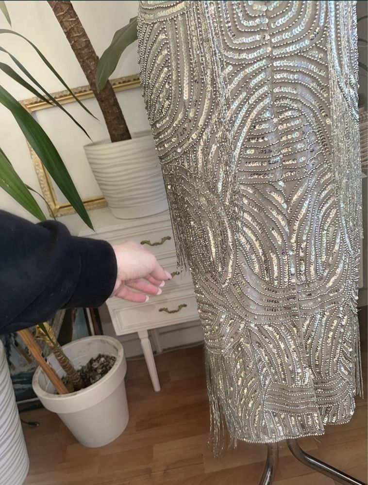 Srebrna cekinowa sukienka midi midaxi frędzle 46 3 xl 44 xxl asos luxe