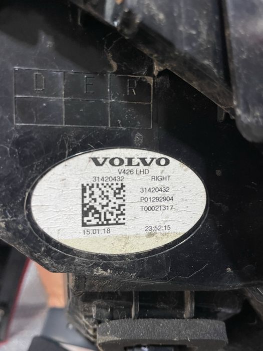 Продам комплект задніх фонарів Volvo XC 60