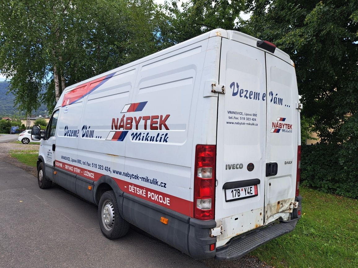 Wynajem busa z kierowcą na godziny Iveco maxi