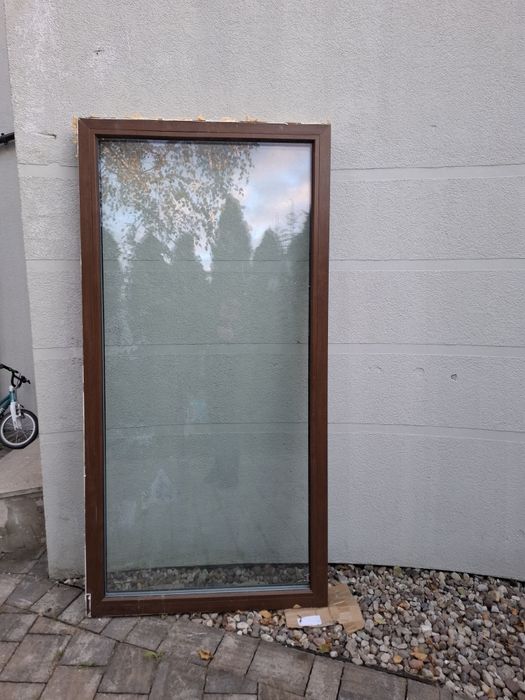 Okno fix 110x208 kolor orzech 3 szybowe