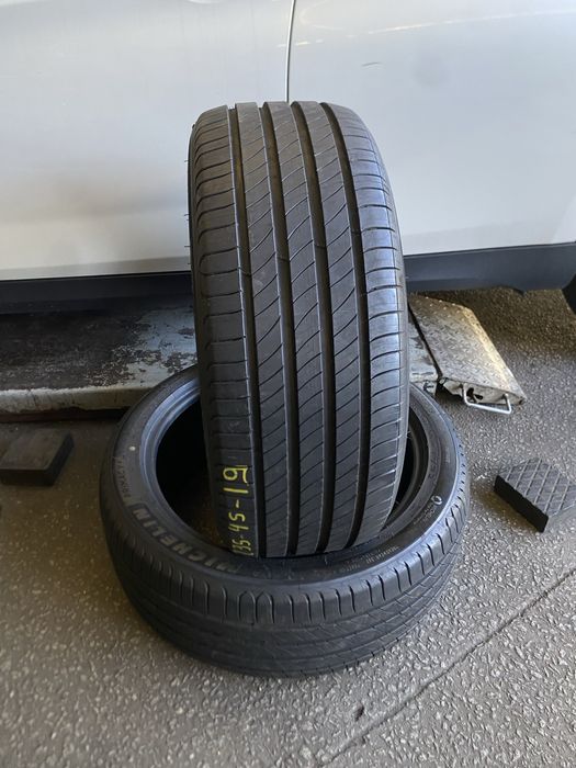 235/45/19 - Michelin Primacy 4 (NOVOS)