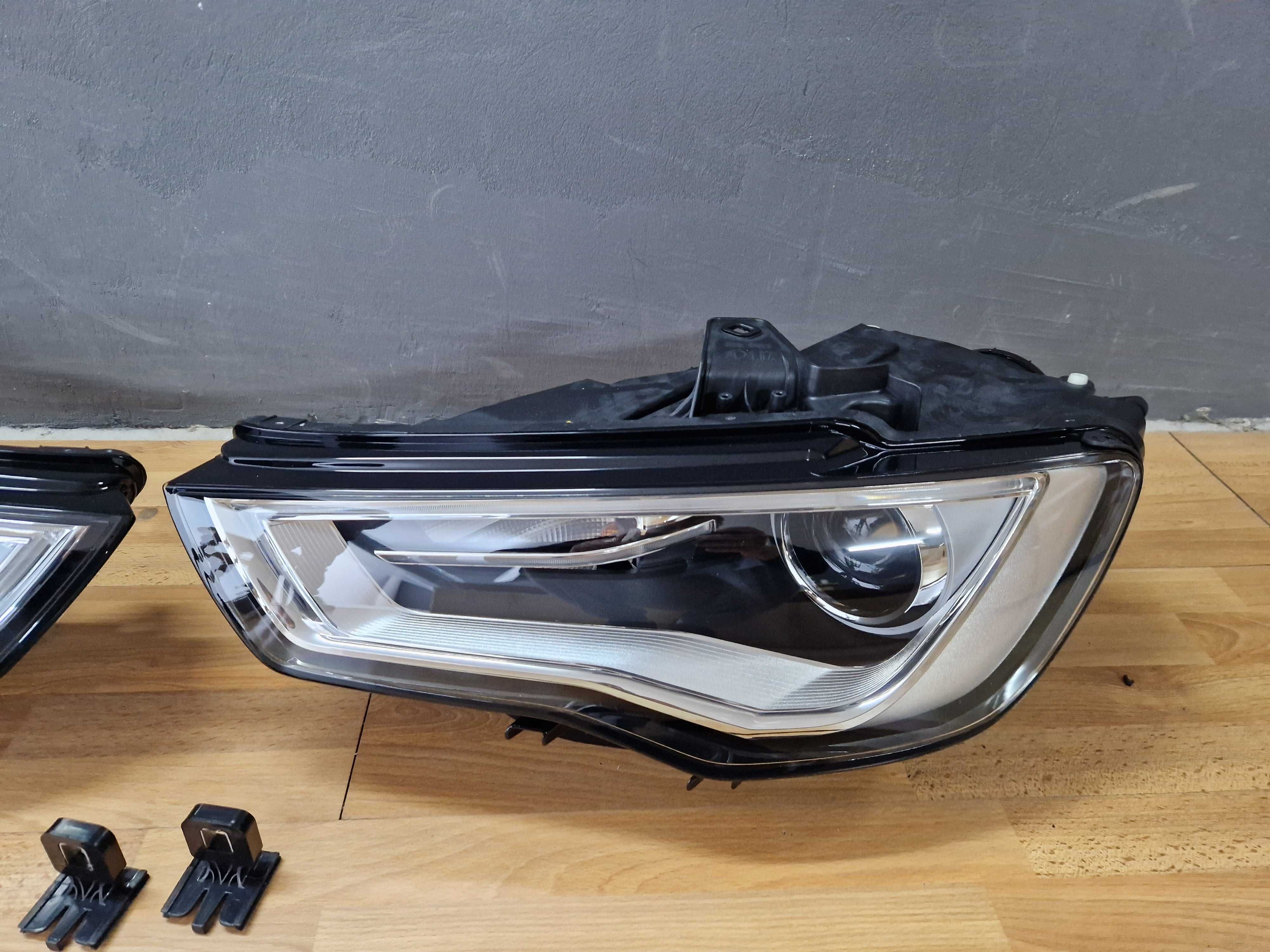 Передние фары Bi-Xenon на Audi A3 8V 12-16 года c блоками