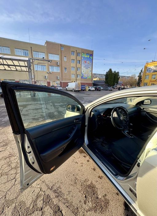 Тойота Авенсіс Toyota Avensis 2005 рік 2,0 дизель. ДЛЯ ВІЙСЬКОВИХ.