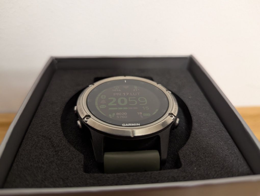 Garmin Fenix 5 plus sapphire titanium PL