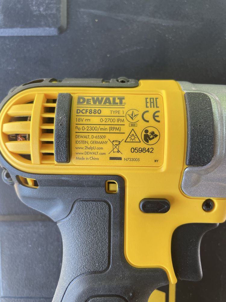 DeWALT klucz 1/2 udarowy DCF880 18V walizka