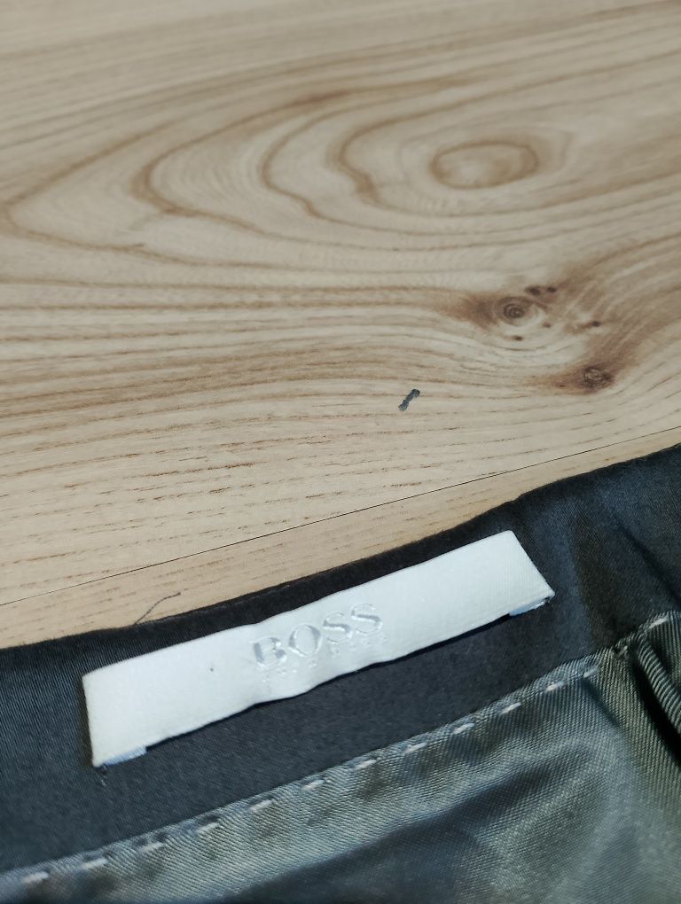 Nowa Wełniana Spódnica Hugo Boss