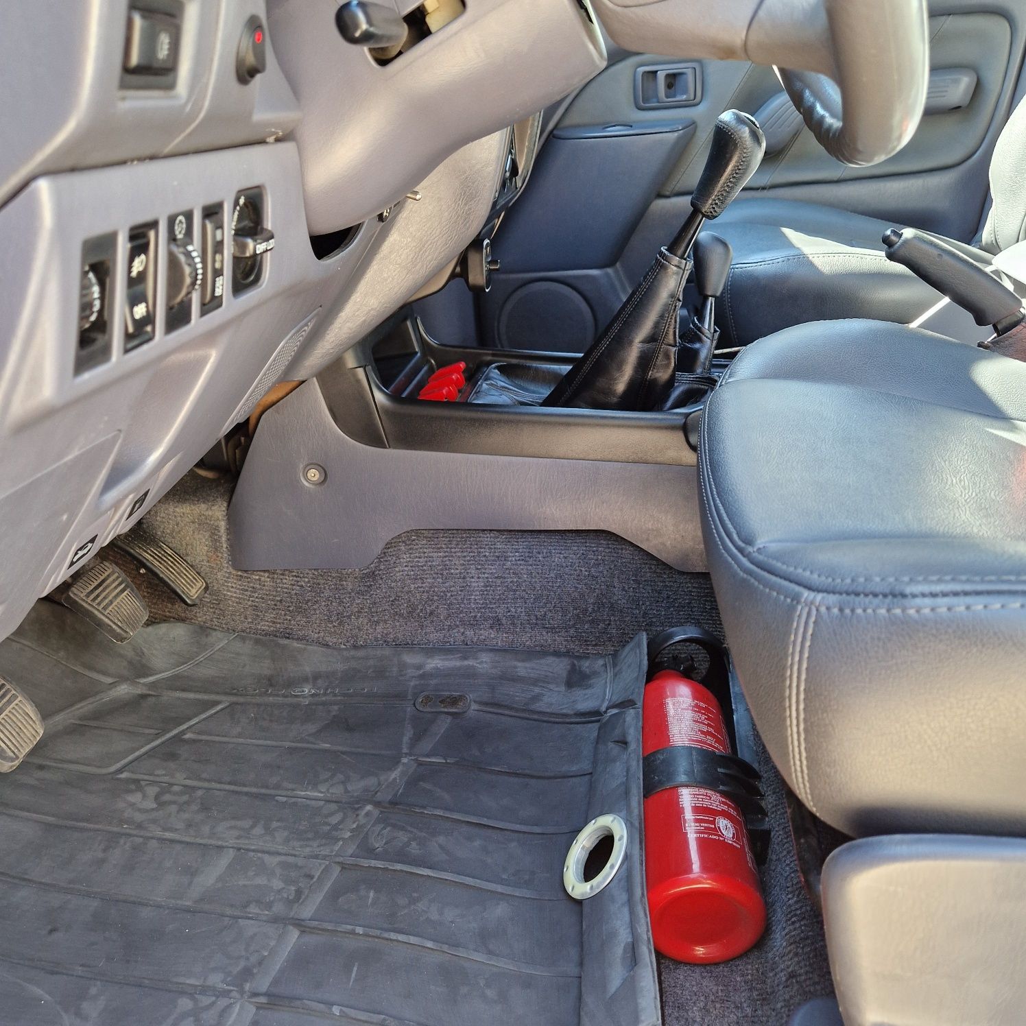Toyota Land Cruiser KZJ95 100% legalizado e com muitos extras