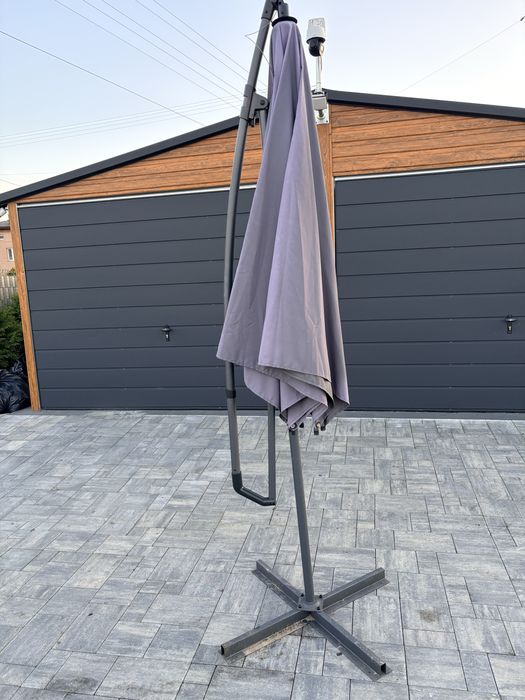 Duzy parasol ogrodowy