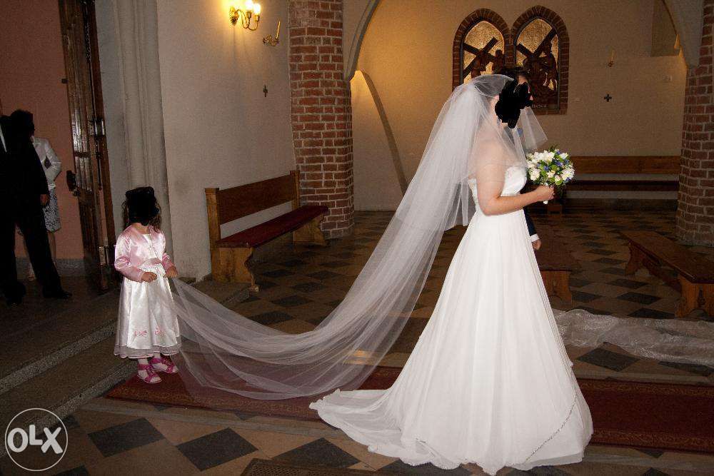 Śliczna suknia ślubna