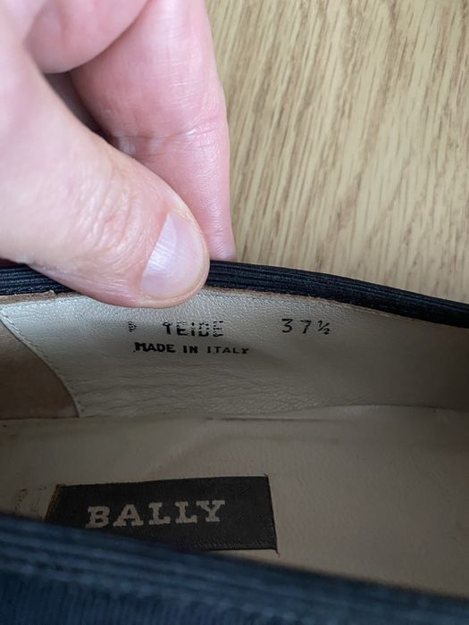 Туфлі-лодочки Bally