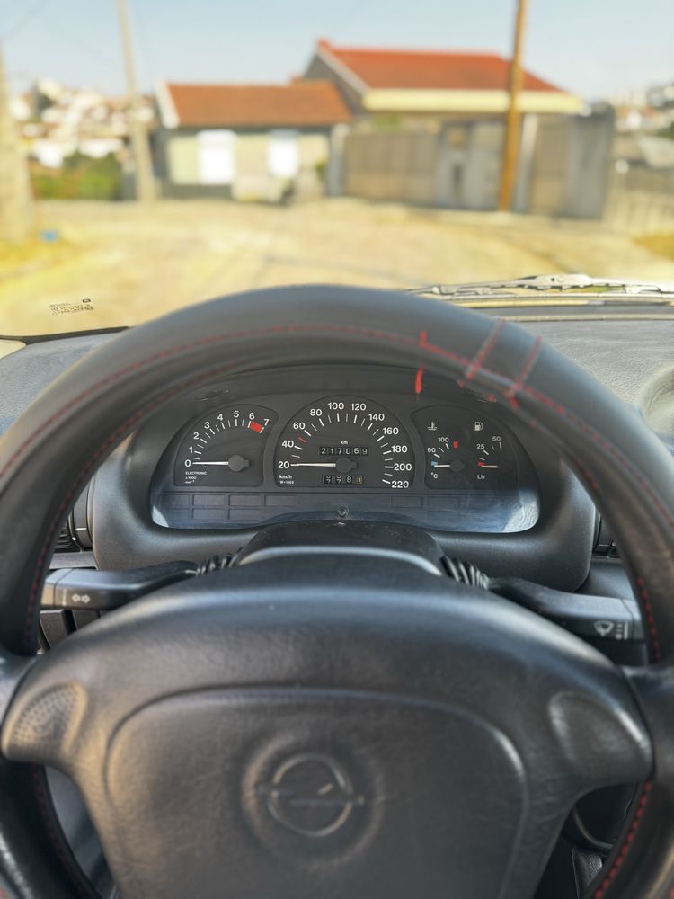 Opel Astra 1.6 1998 (c/ 217mil KM)