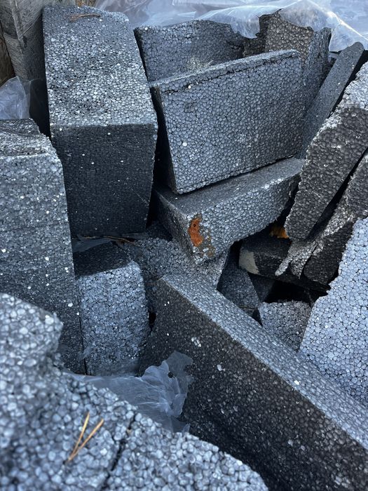 Styropian z elewacji nowy uszkodzony