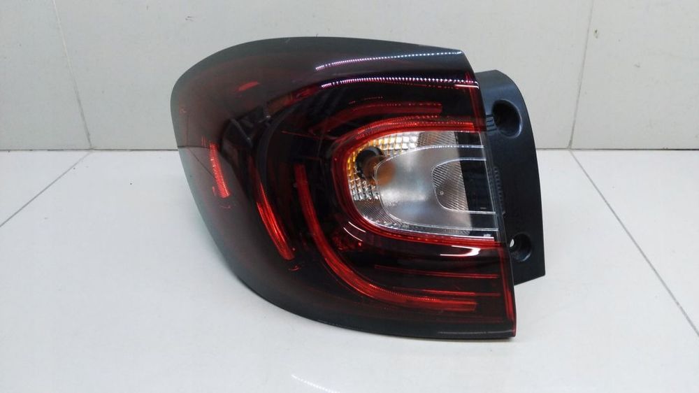 RENAULT CAPTUR LIFT 16- LAMPA TYLNA LEWA TYL