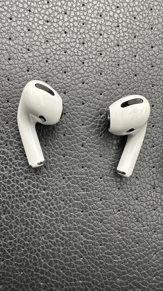 Apple AirPods Pro (Original) кейс + навушник шумить