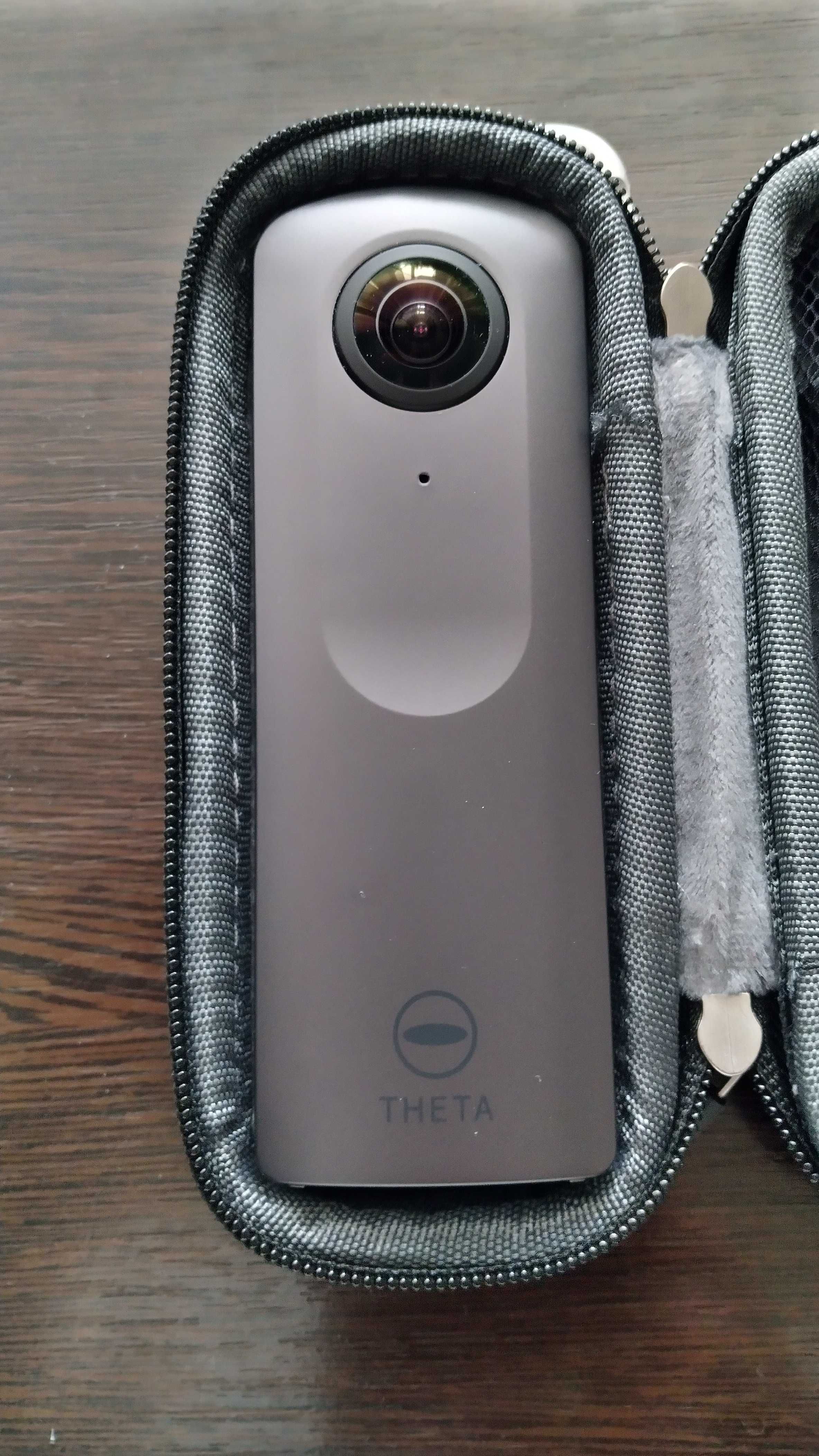 Камера 360° Ricoh Theta V