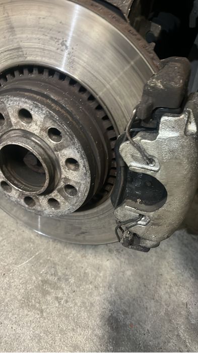 Tarcze+zaciski nowe klocki volvo v70 2.4d5 lift