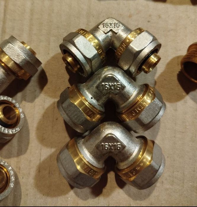 Краны 3/4 и фитинги всё НОВОЕ