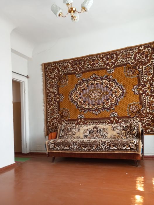 Центрі Піонера,червона лінія,продаж 2 кімнатної квартири,Сталінка.