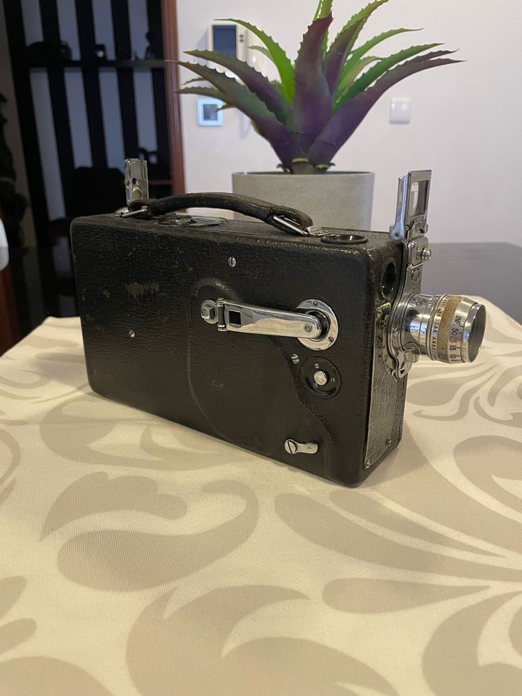 Máquina de filmar Kodak Ciné-Kodak Model K.