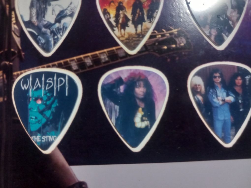 10 palhetas da banda WASP