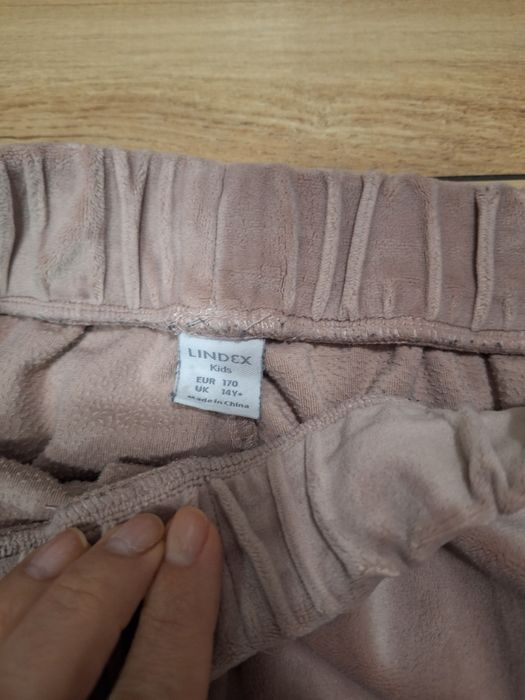 Spodnie dresowe welurowe sportowe różowe Lindex