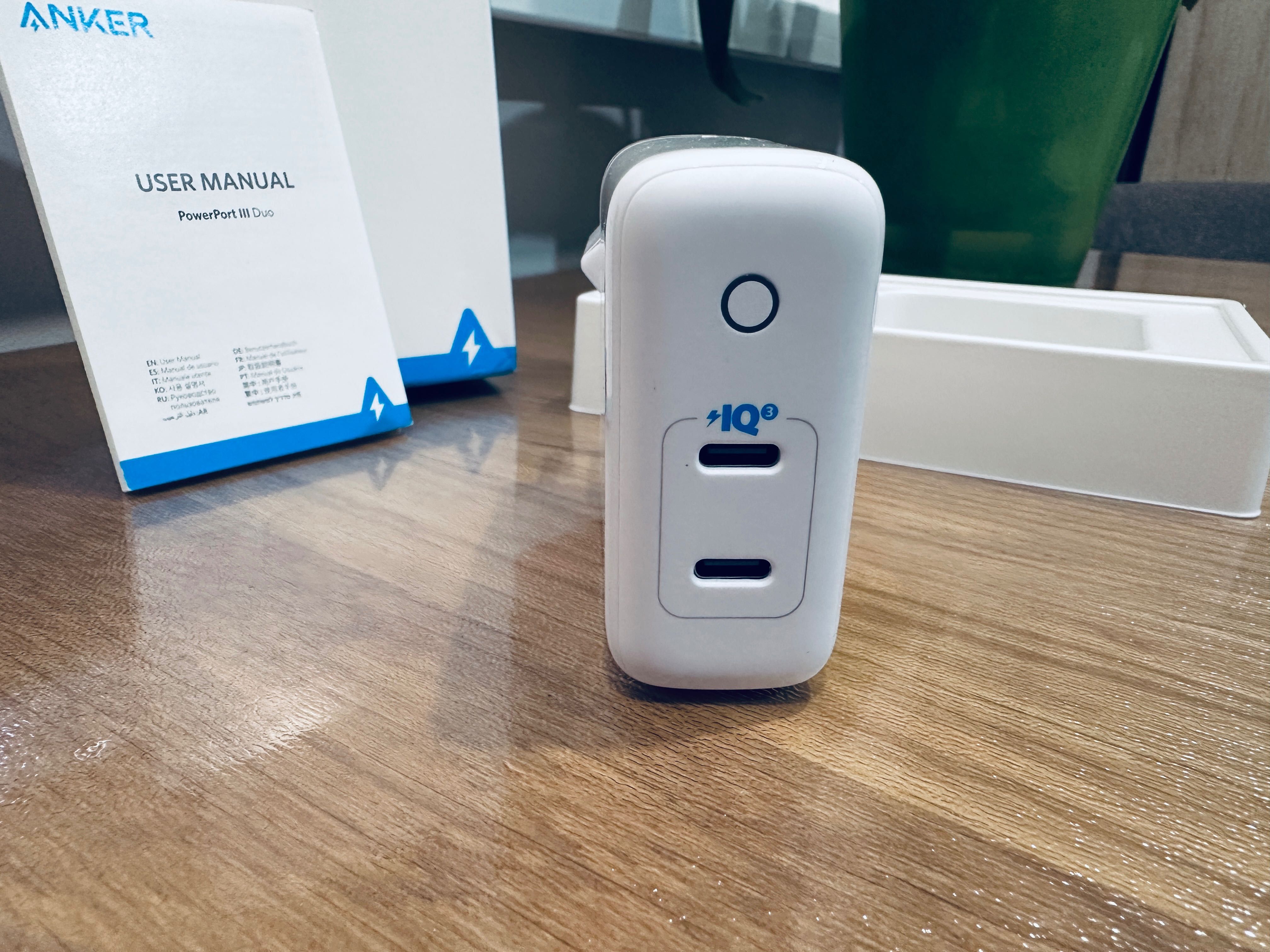 Зарядка Anker PowerPort III Duo