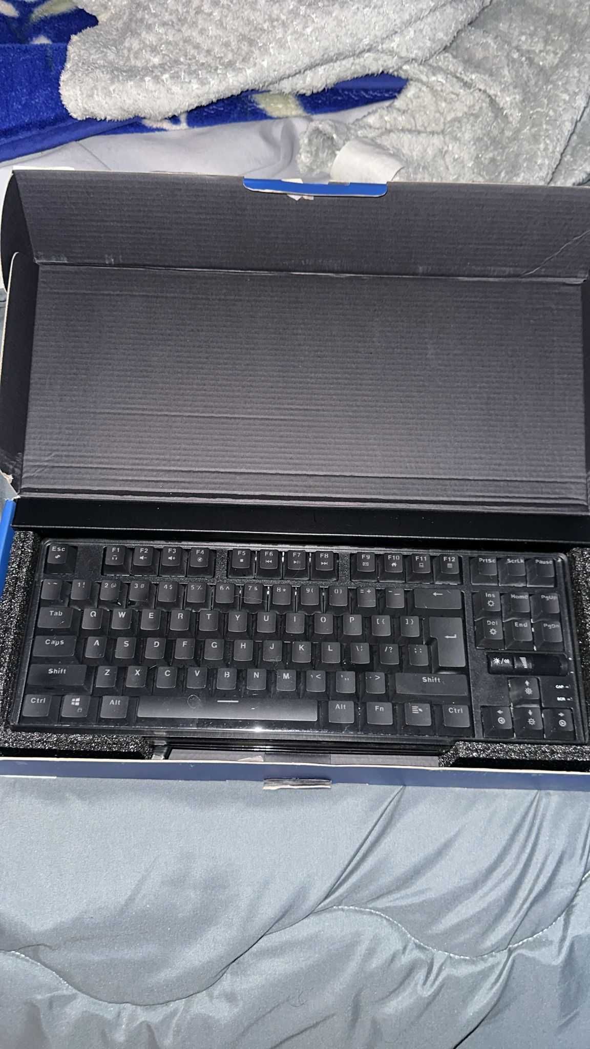 Teclado Mecânico uRage Exodus 860 – Blue Switch + Keypuller | NOVO!
