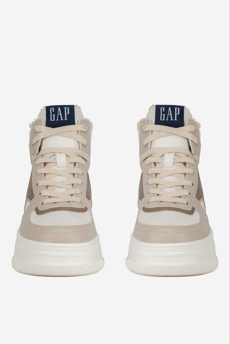 Продам кроссовки Gap