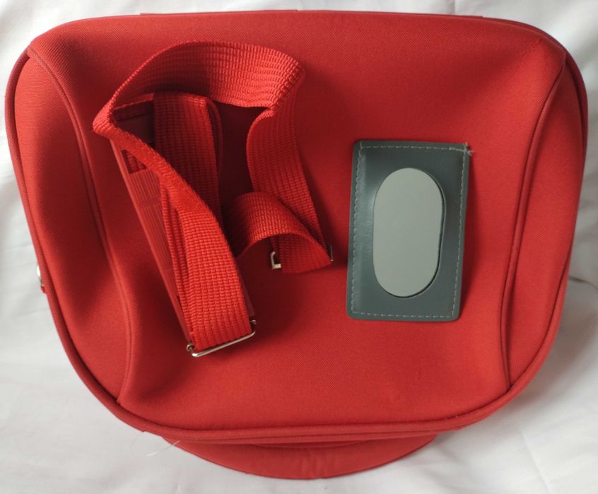 Czerwona Kosmetyczka Podróżna