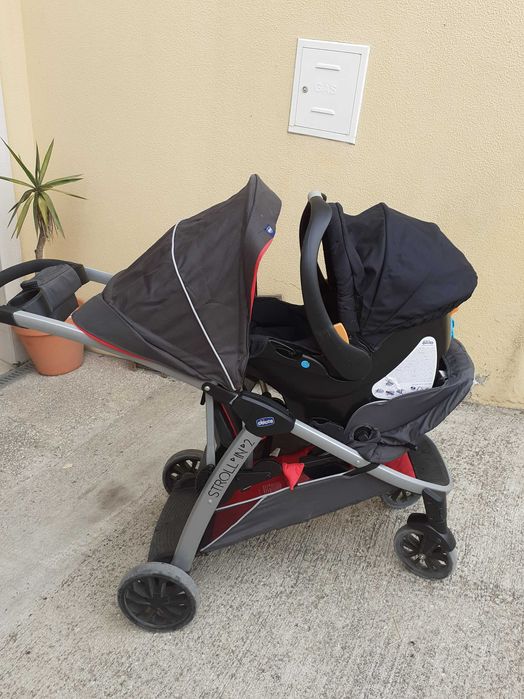 Carrinho Stroll'in'2 Chicco transporta 2 crianças de diferentes idades