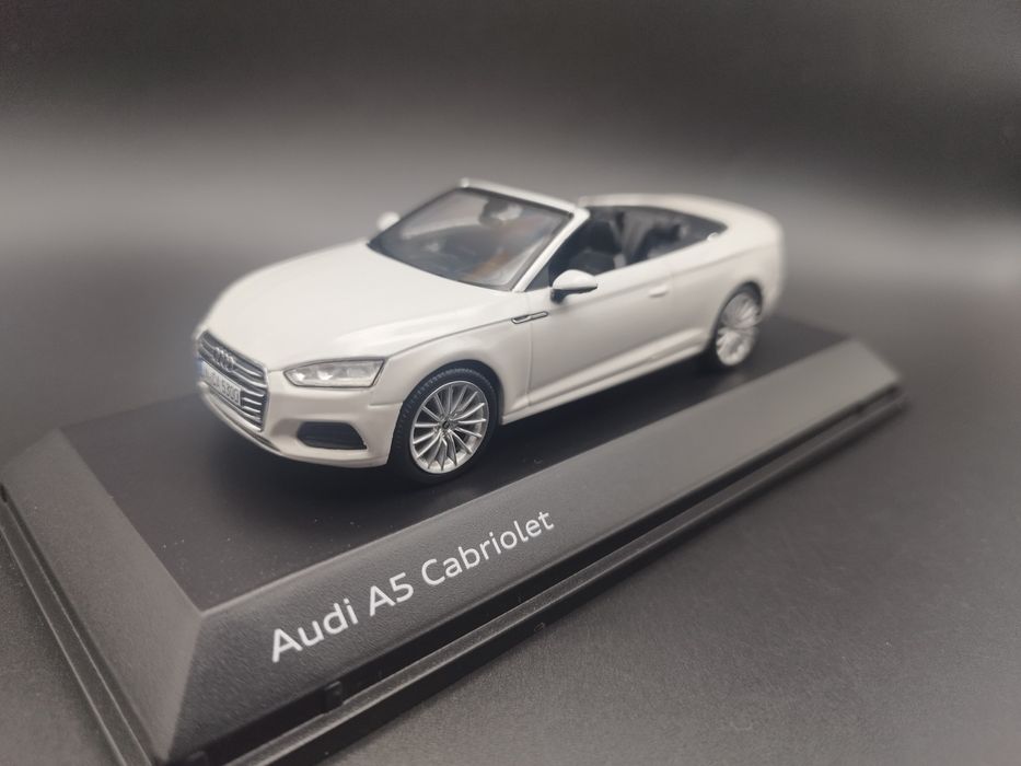 1:43 Spark  Audi A5 Convertible Tofana White (2017) model