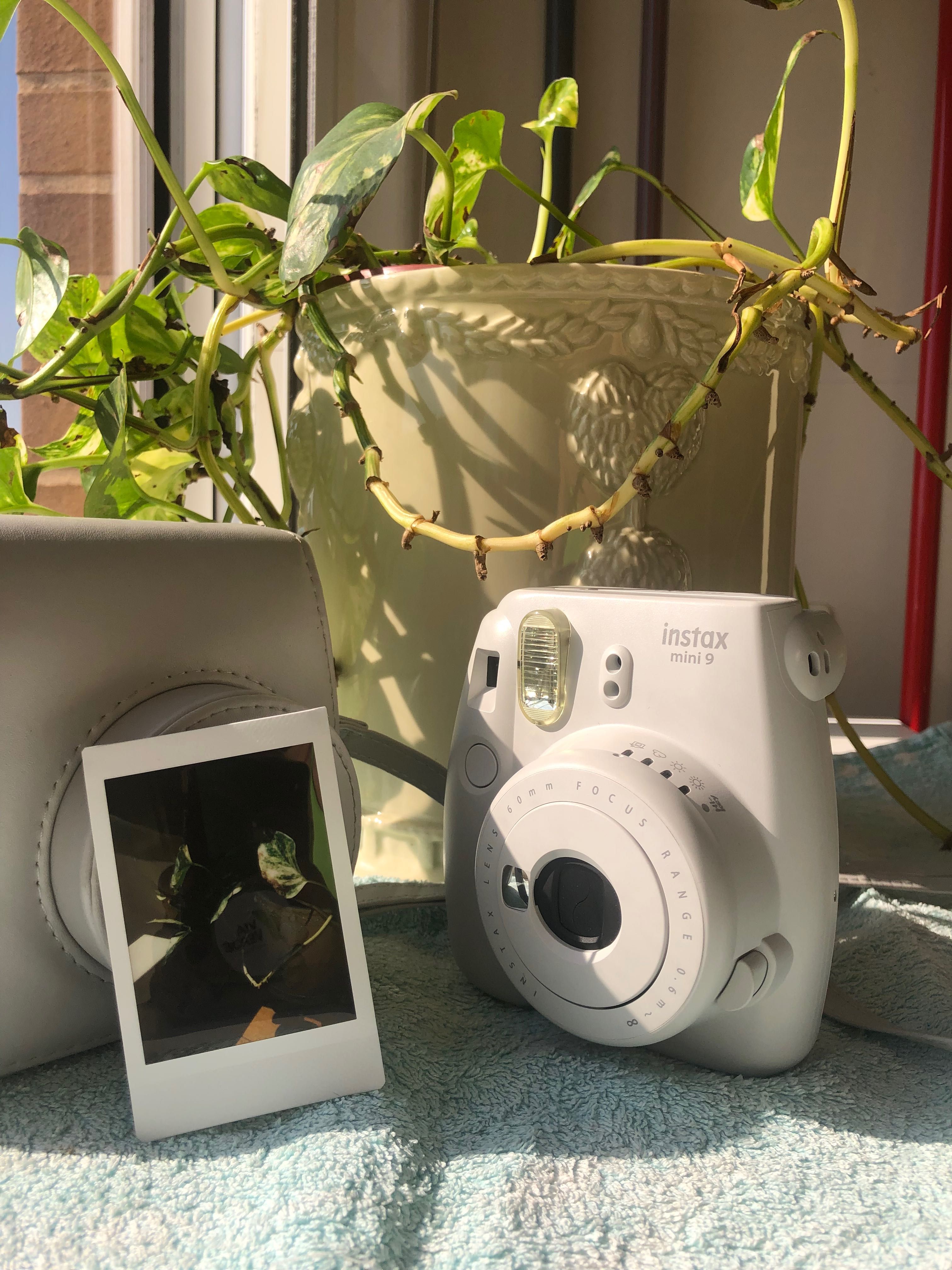 Câmara Instantânea Fujifilm Instax Mini 9 Branca NOVA