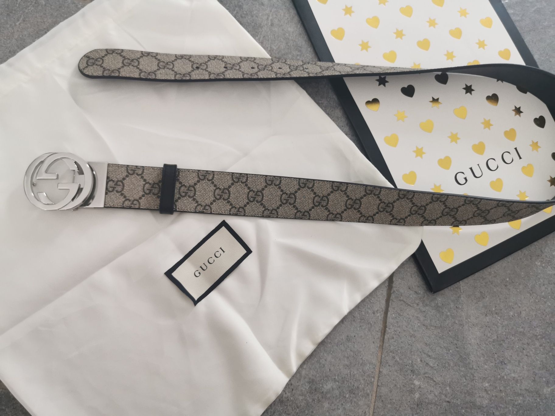 Gucci Pasek GG reversible Supreme belt