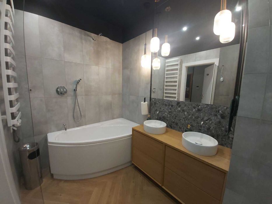 3 pok.1piętro, centrum Gdyni, ogród, garaż, garderoba, siłownia, sauna