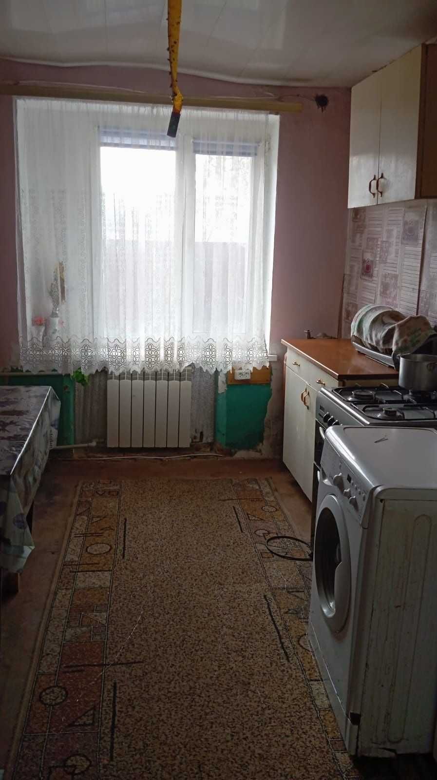 р Продається 2-кімнатна квартира з індивідуальним опаленням