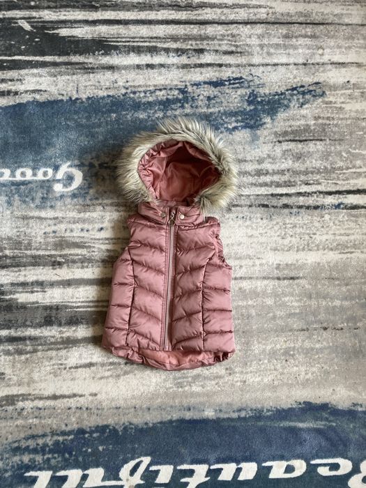 Дівчача жилетка розмір 98/104