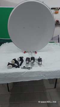 Супутникова антена та запасний комплект головок