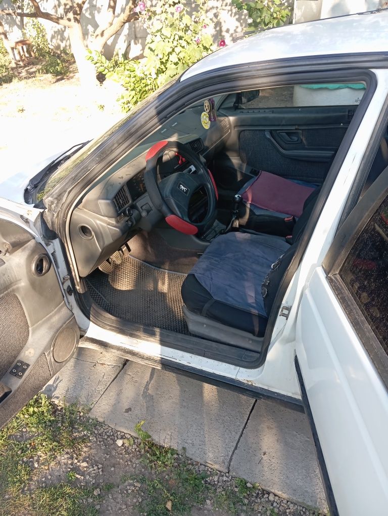 Продам авто Пежо 405