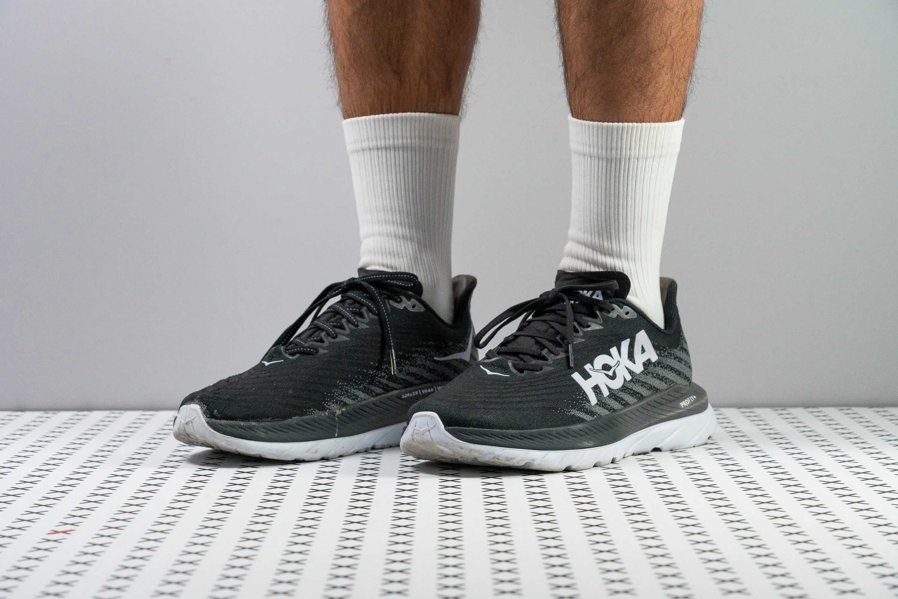 Кросівки бігові чоловічі  Hoka Mach 5 Black 1127893-BCS, 42.5р