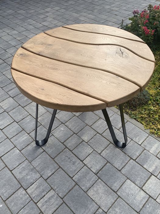 Dębowy stolik z metalowymi nogami stół kawowy okrągły