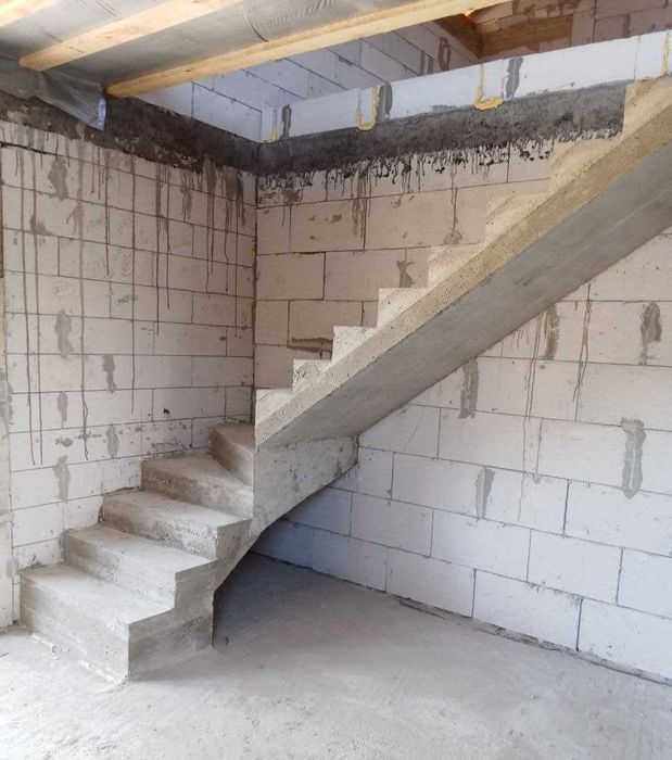 Я Ваш новий дім у Здолбунові! Просторий будинок з гаражем.