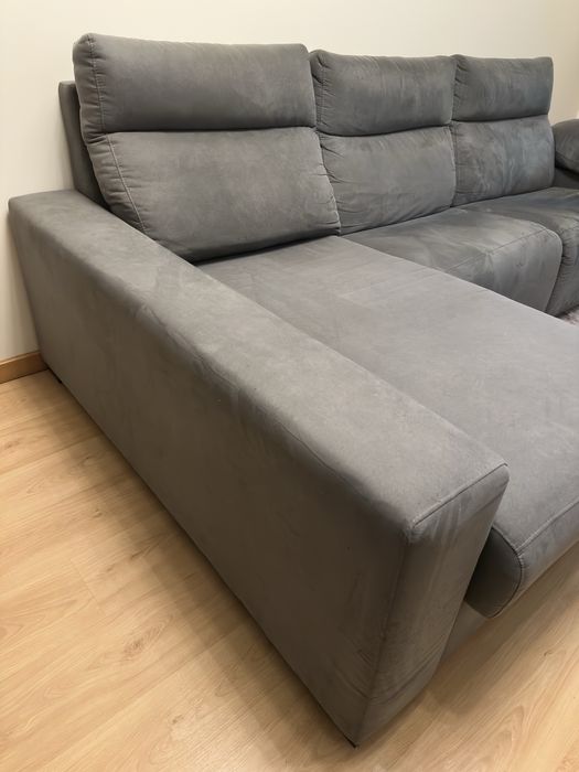 Sofá 3 lugares com Chaise Louge e relax elétrico