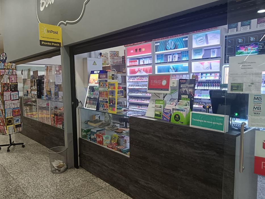 Vende se mobiliário de papelaria