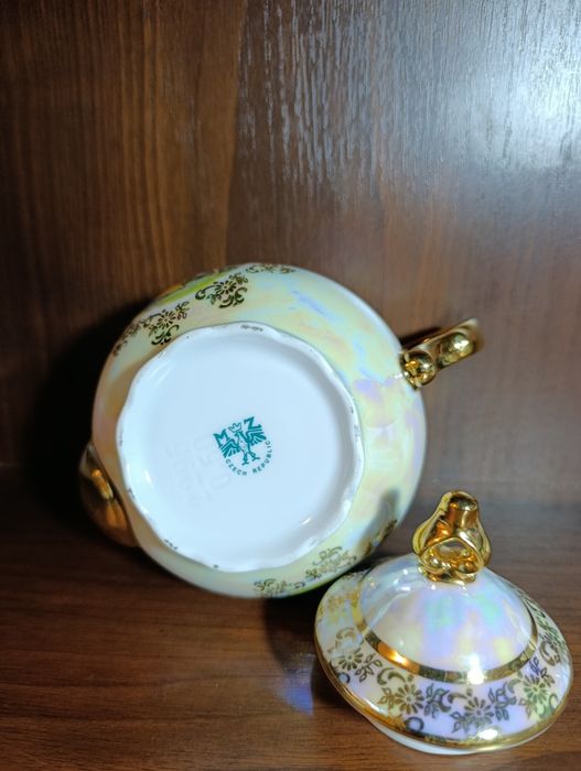 Чайник заварочний из фарфорового сервиза «Мадонна».