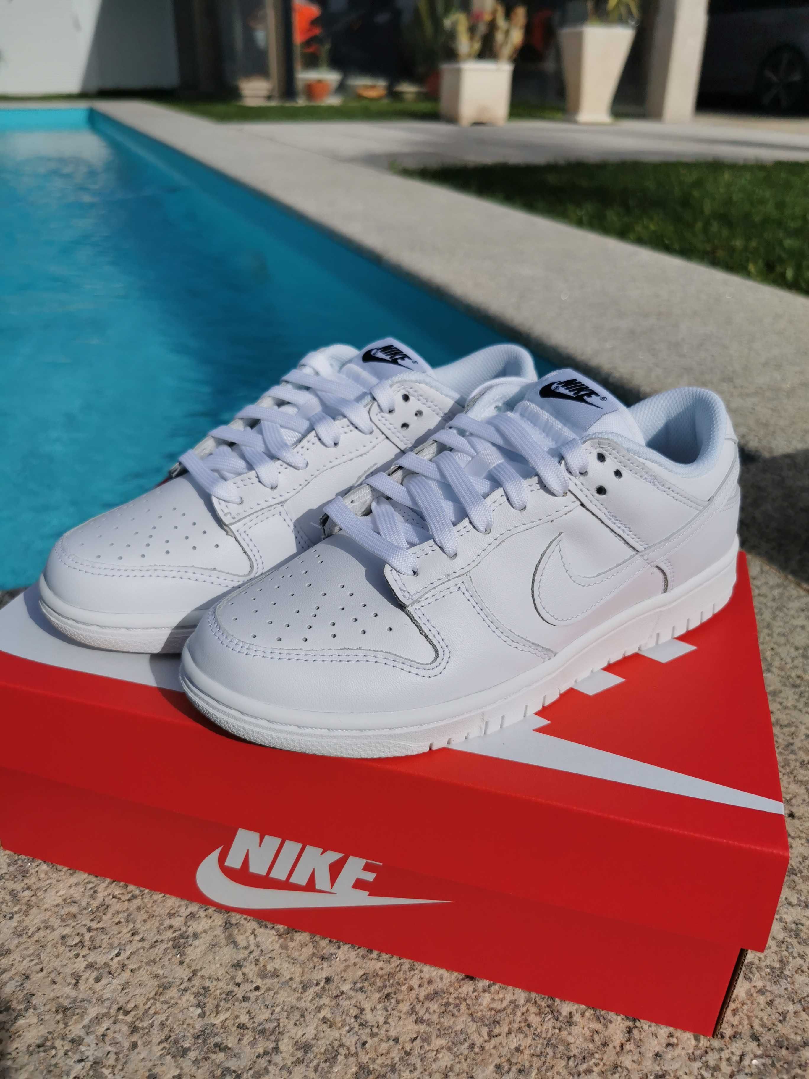 Nike Dunk Low Triple White