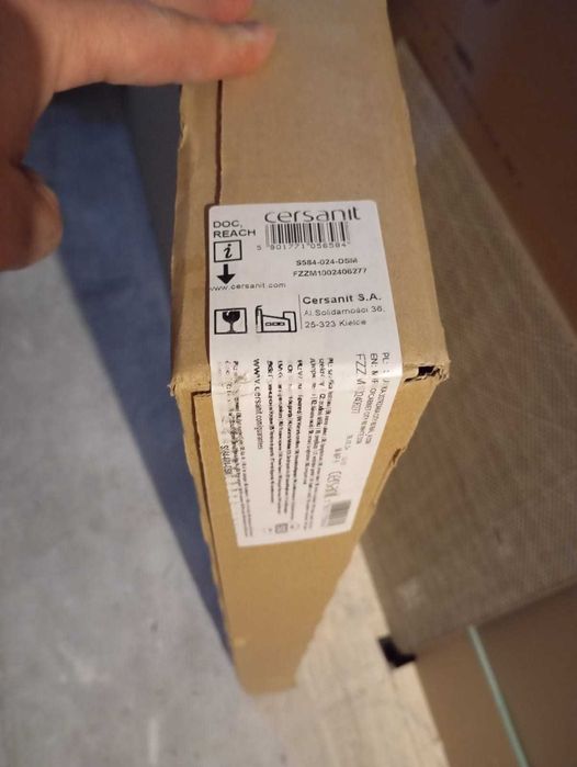 Szafka lustrzana wisząca